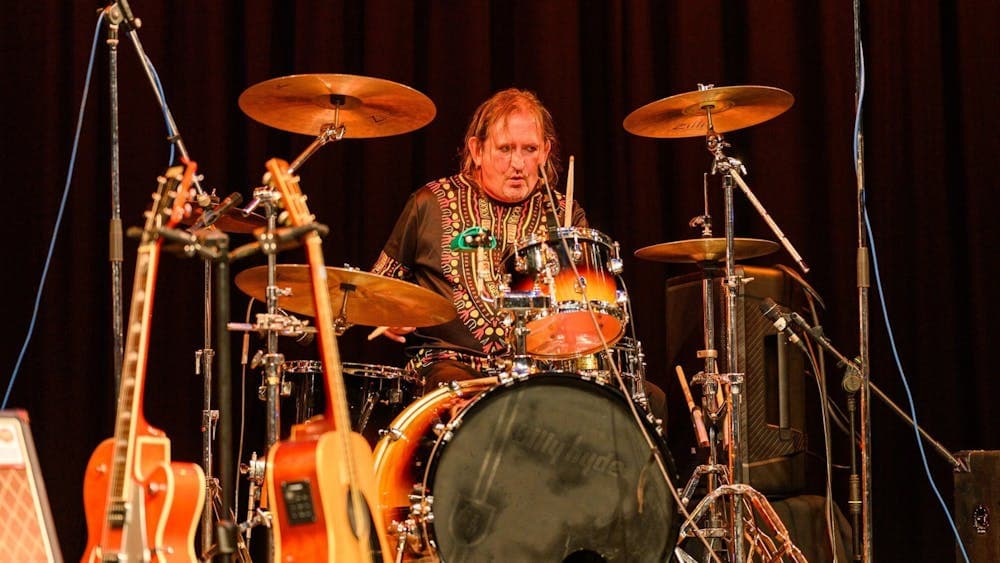 Santana & The Doobie Brothers Tribute Live On Stage