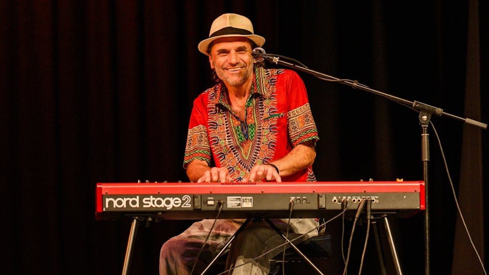 Santana & The Doobie Brothers Tribute Live On Stage