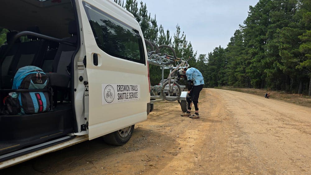 Drop point Van photo