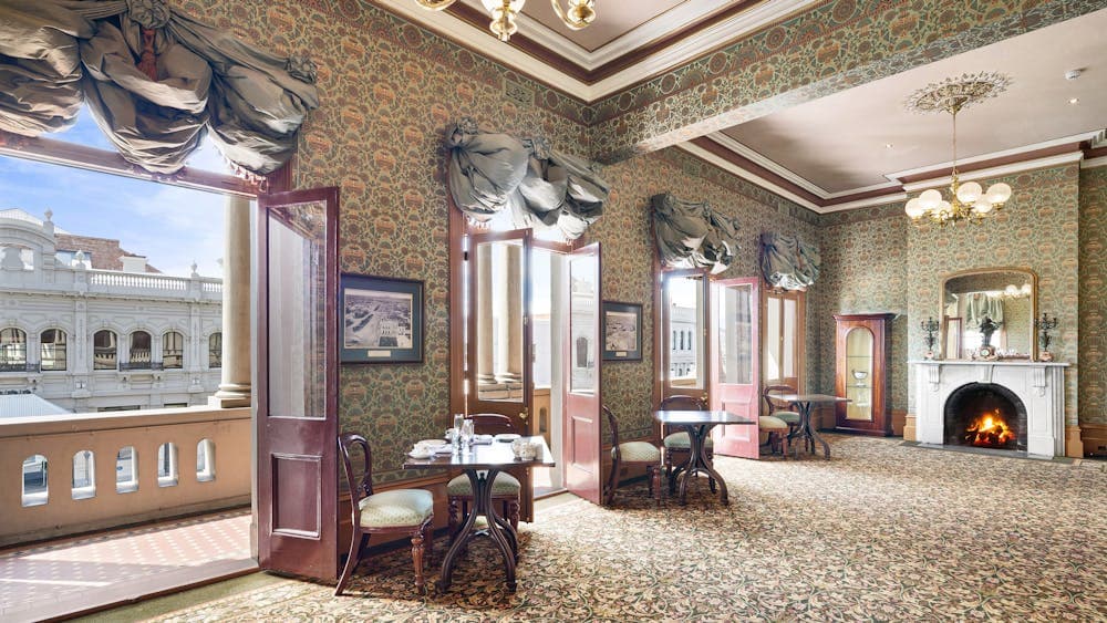 CRAIGS ROYAL HOTEL