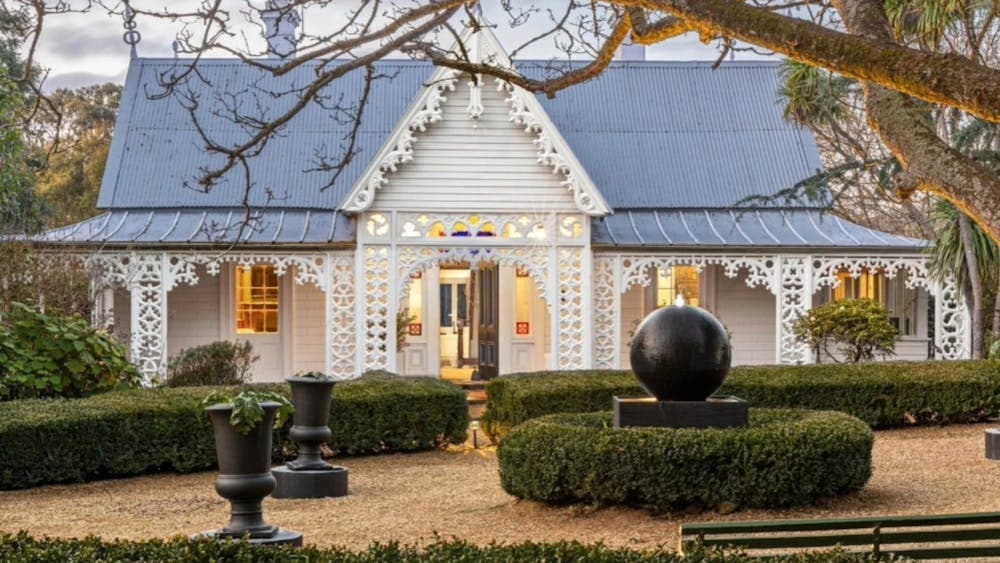 An Imposing Heritage Garden