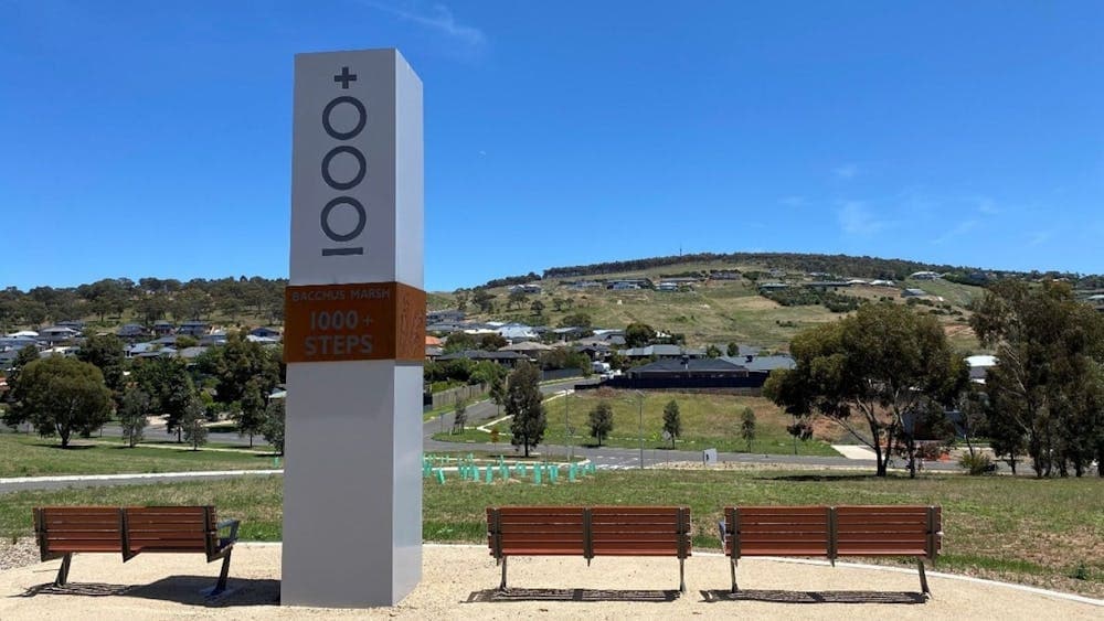 Bacchus Marsh 1000+ steps sign