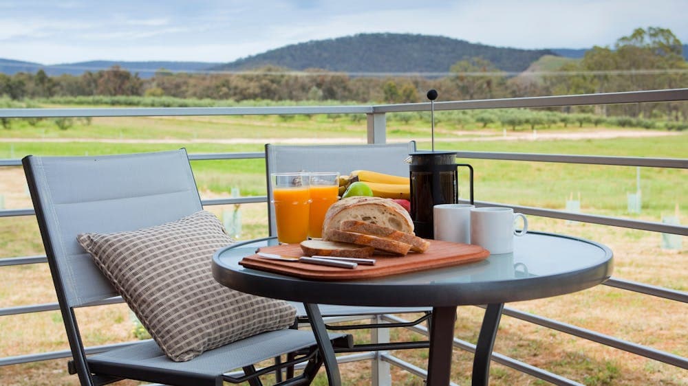 Eco-Luxe, tranquility &  breakfast on the balcony