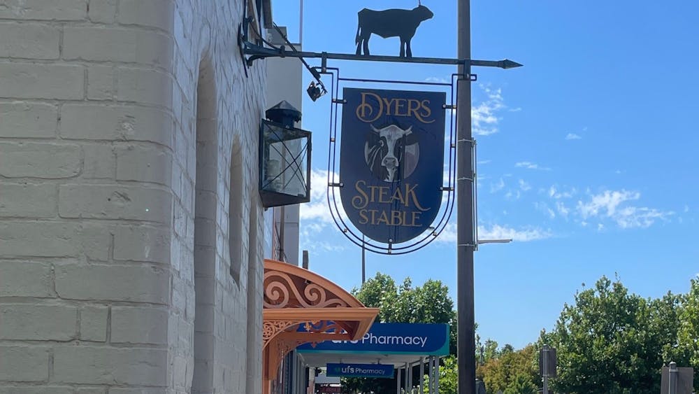 The outside sign of Dyers