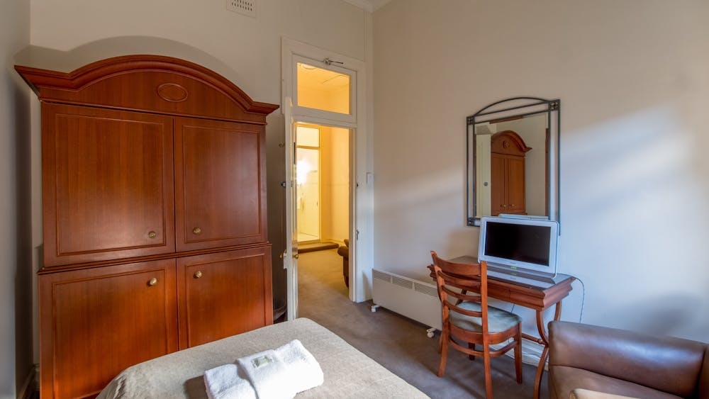 Room 5 sgl bedroom shot