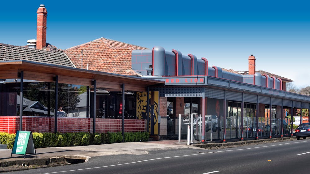 Red Lion Hotel front
