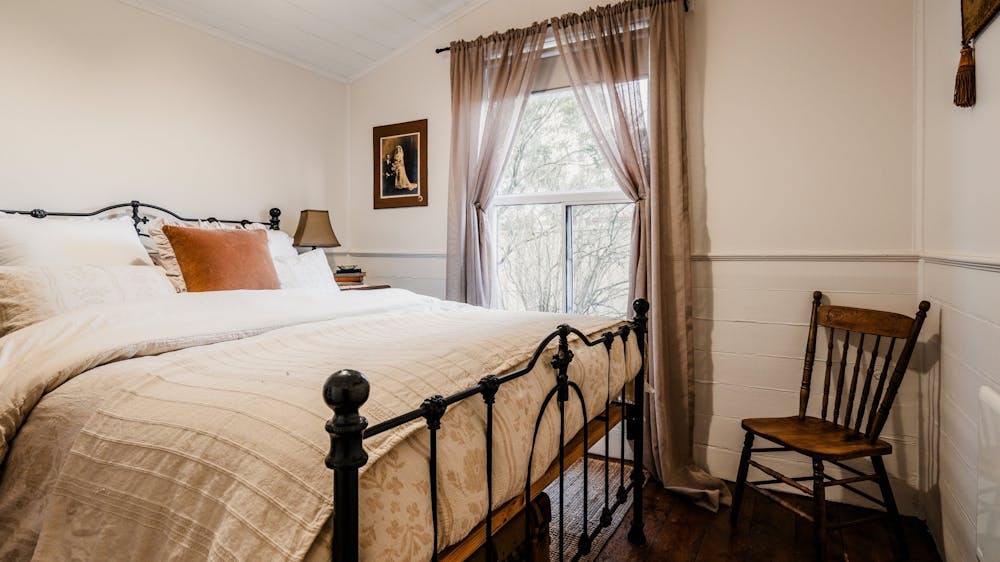 Main bedroom with queen sized bed