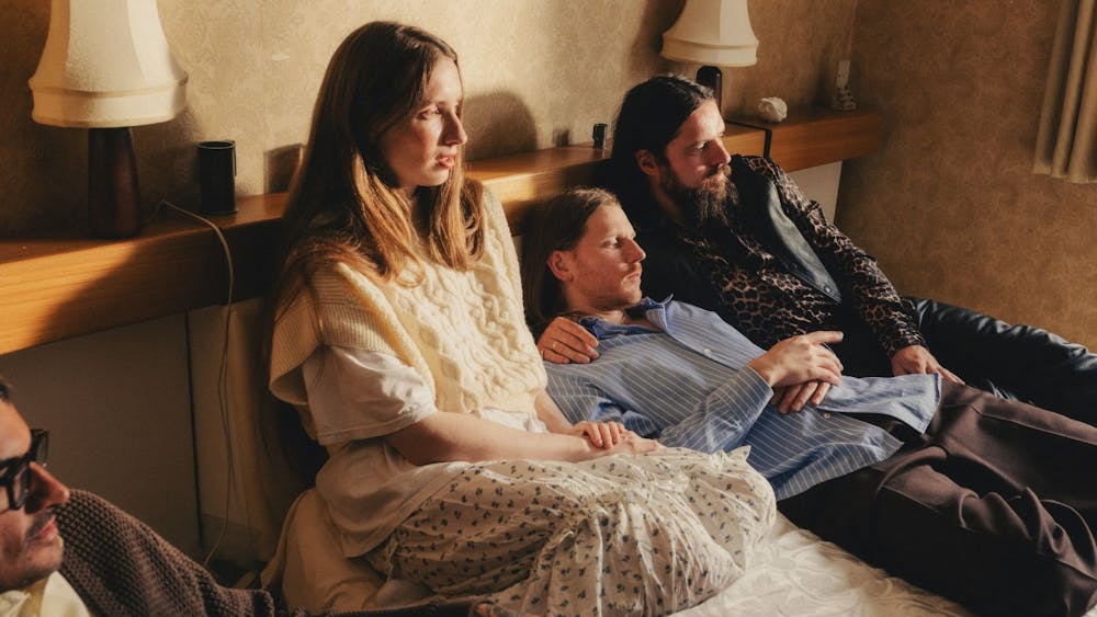 UK Art-Rockers, Dry Cleaning, lazing about in a bed.