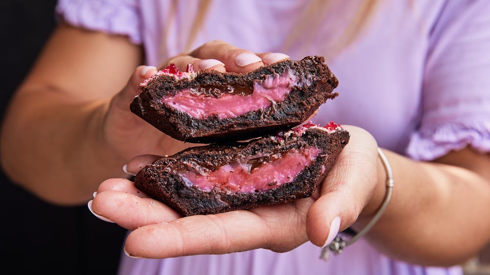 Mrs Browne Bakes’ raspberry goldfields cookie pie at Naomi & i
