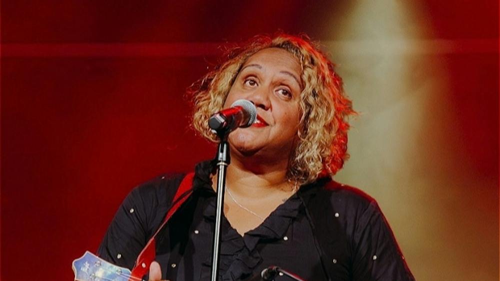 Elaine Crombie playing the ukelele