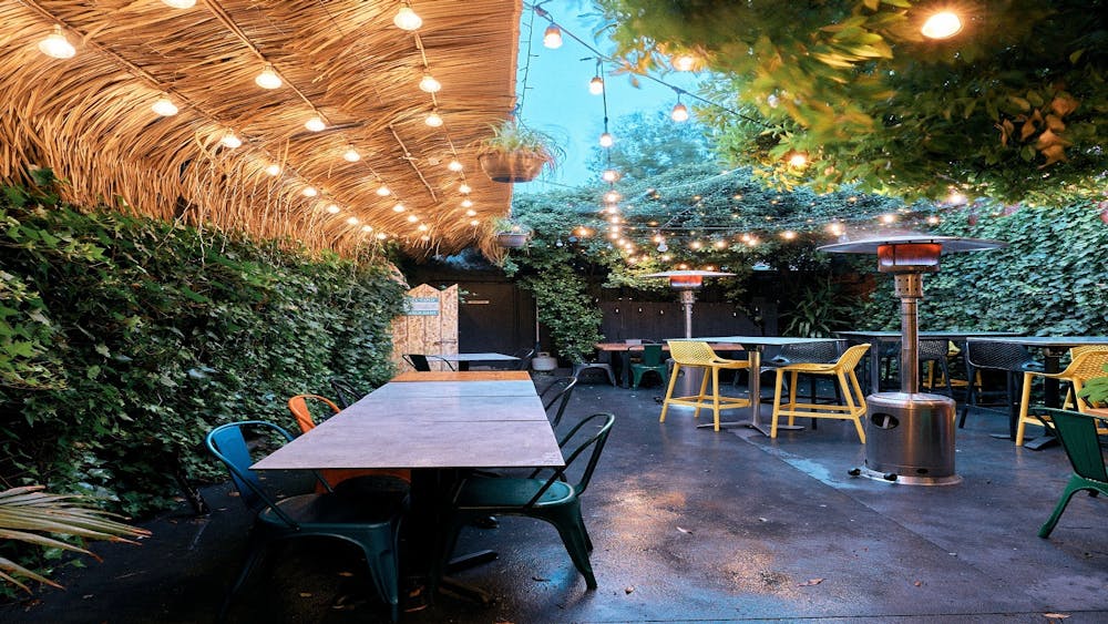 Saigon Allee Courtyard