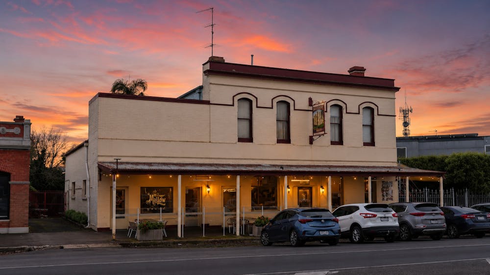 Mallow Hotel Ballarat exterior