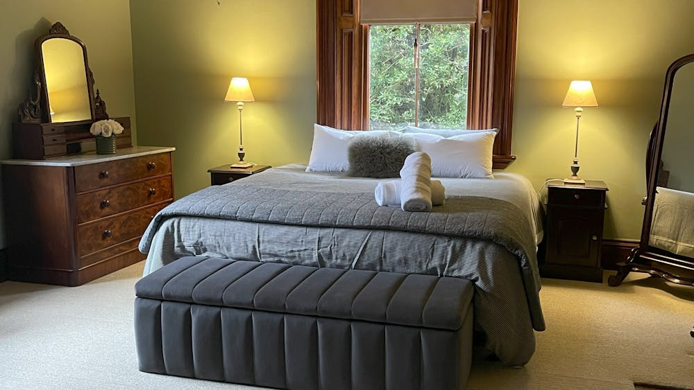 KING BEDROOM WITH ENSUITE