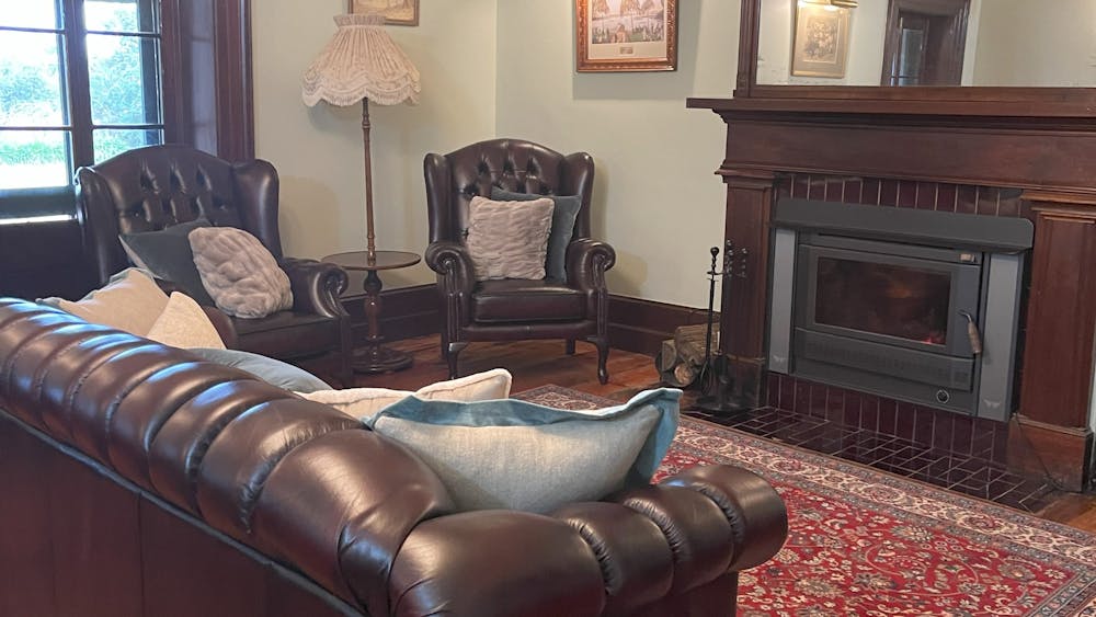 MAIN LOUNGE