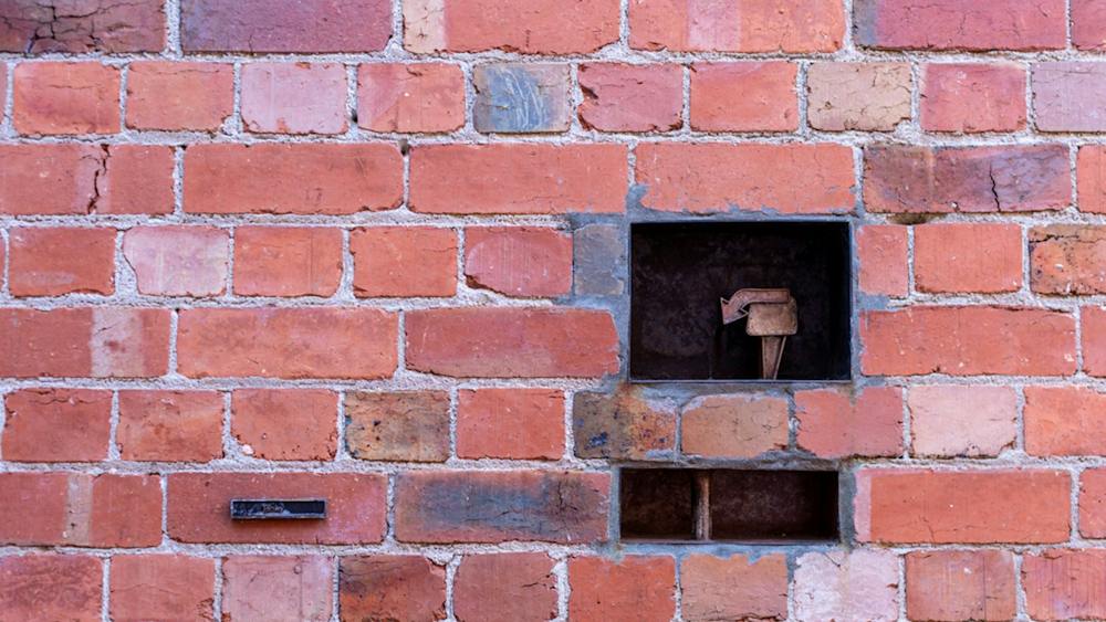 Hole