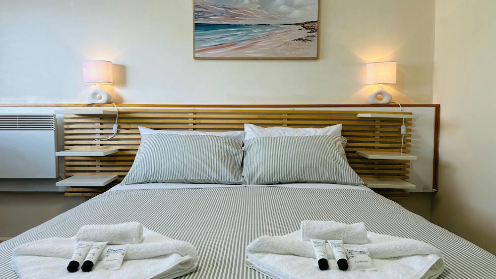Queen room at Stonez Boutique Accommodation with ensuite bathroom