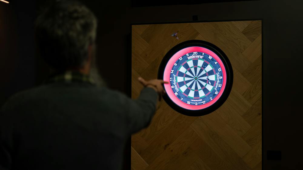 Darts games play