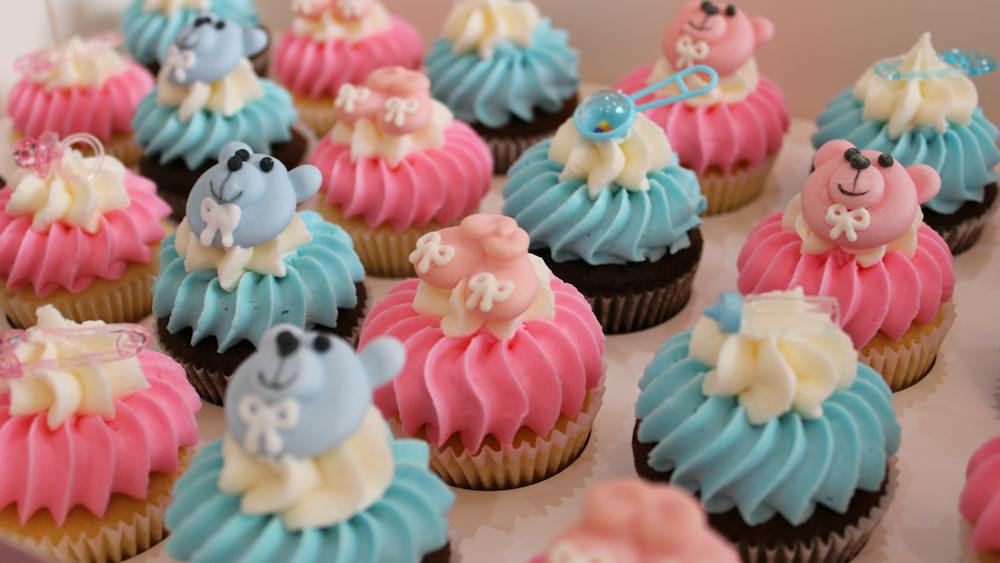 Blue and Pink baby shower cupcakes